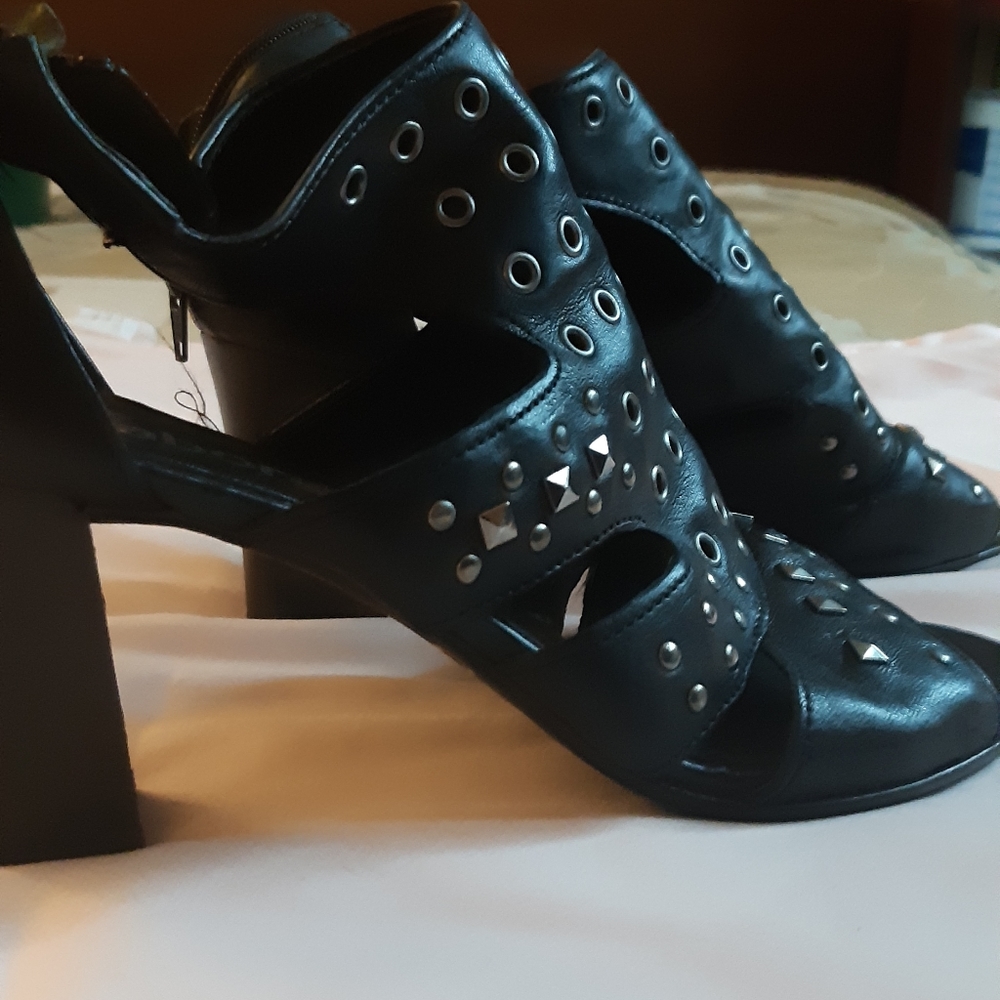 Excellent condition stylish heels